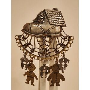 Rare Vintage Old Woman Who Lived in a Shoe Pin Brooch Charms Family